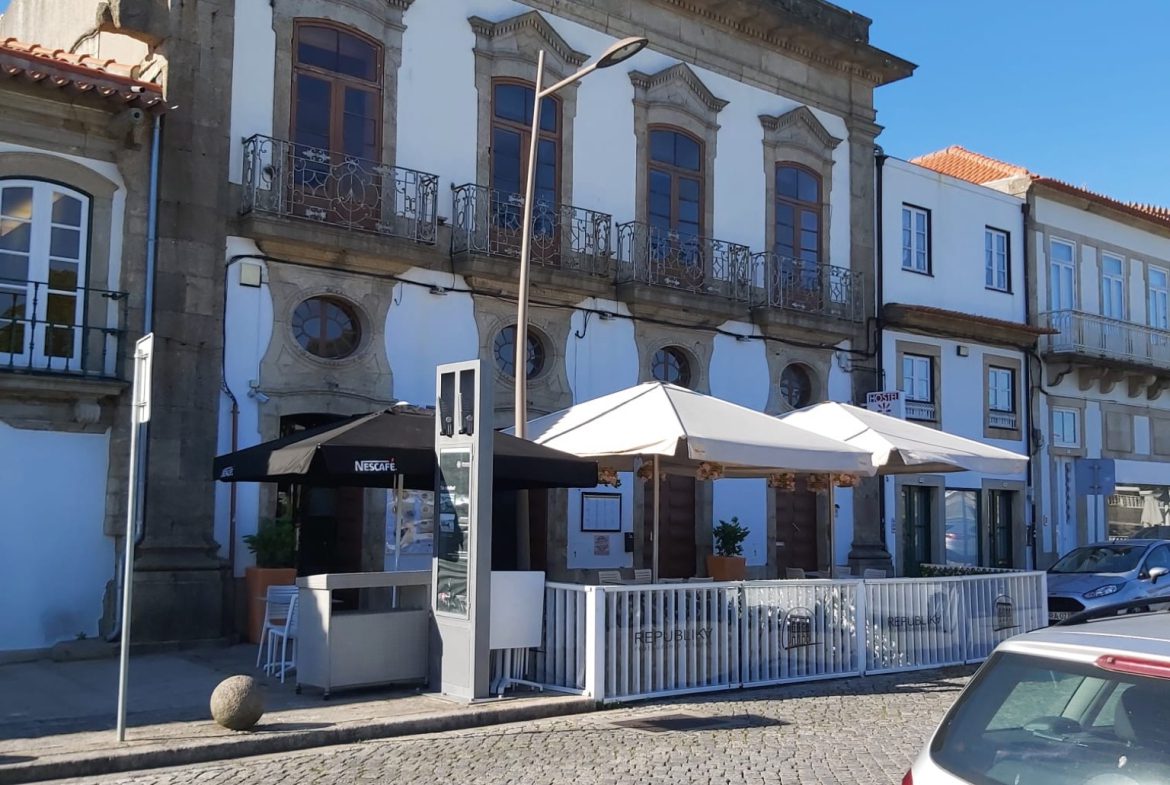 Prédio urbano e terreno para construção em Vila do Conde