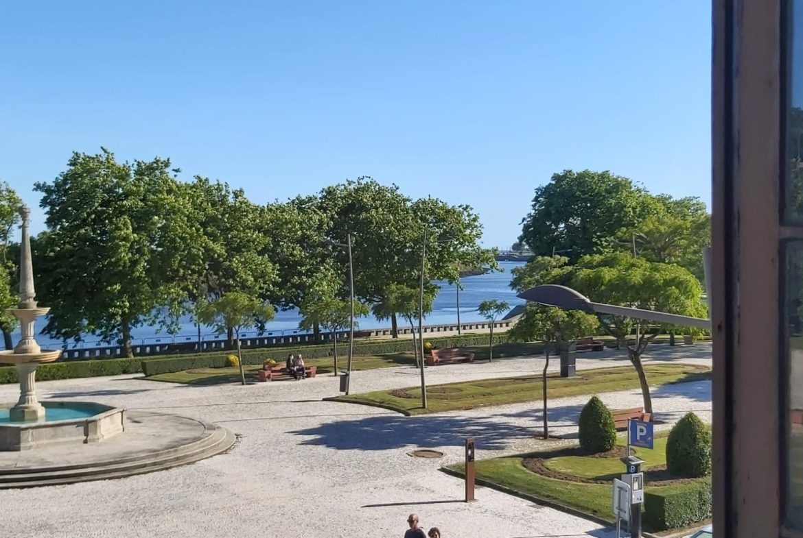 Prédio urbano e terreno para construção em Vila do Conde