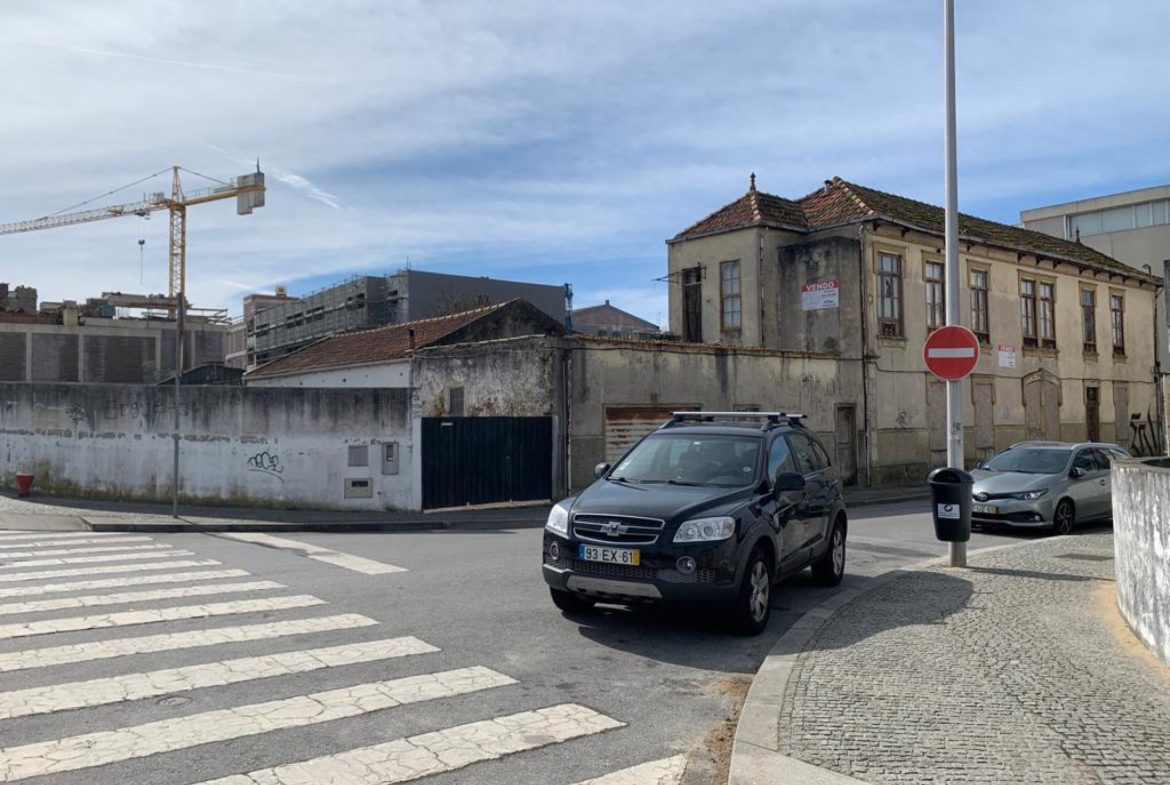 Propriedade para reconstrução na Póvoa de Varzim