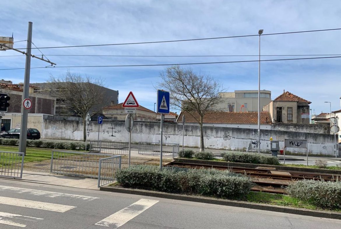 Propriedade para reconstrução na Póvoa de Varzim
